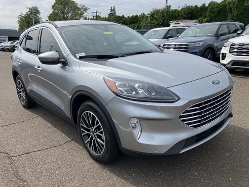 2022 Ford Escape TITANIUM