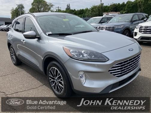 2022 Ford Escape TITANIUM