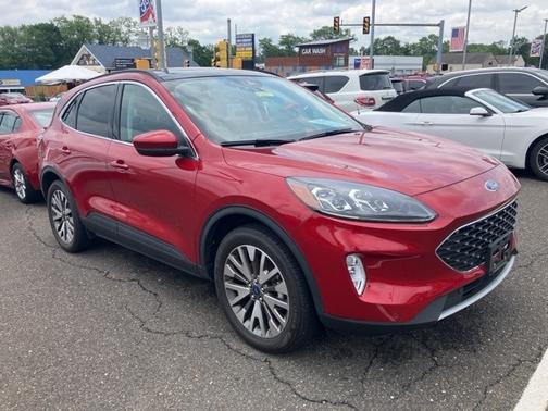 2022 Ford Escape TITANIUM