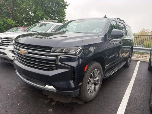 Midnight Blue Metallic 2023 Chevrolet Suburban LT