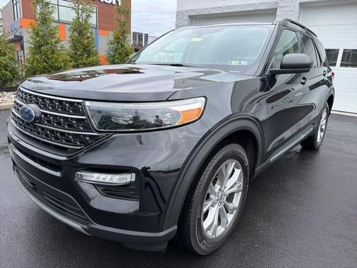 AGATE BLACK METALLIC 2023 Ford Explorer XLT
