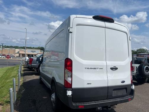 2024 Ford Transit-250 148 WB MEDIUM ROOF CARGO