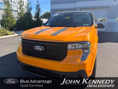 ORANGE FURY METALLIC TRI-CO 2026 Ford Maverick XLT