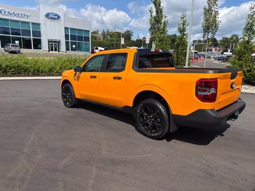 ORANGE FURY METALLIC TRI-CO 2026 Ford Maverick XLT