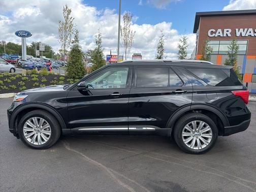 AGATE BLACK METALLIC 2022 Ford Explorer LIMITED