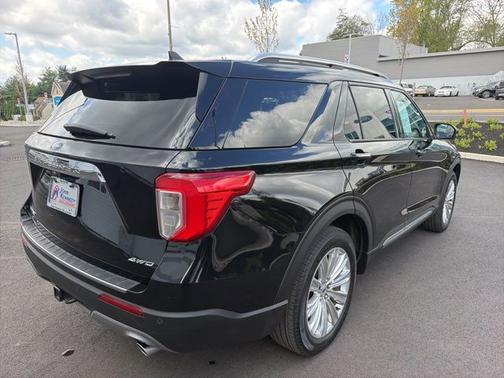 AGATE BLACK METALLIC 2022 Ford Explorer LIMITED