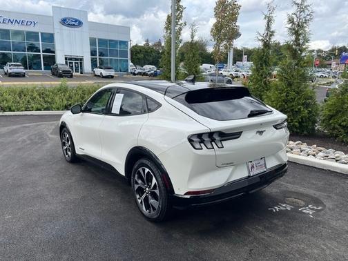 2022 Ford Mustang Mach-E PREMIUM