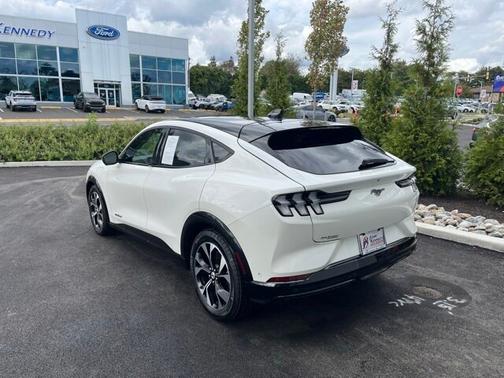2022 Ford Mustang Mach-E PREMIUM
