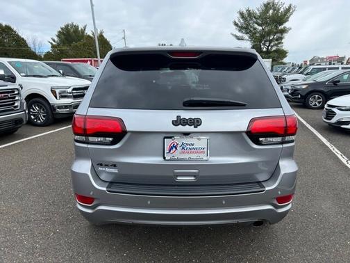 2021 Jeep Grand Cherokee LAREDO
