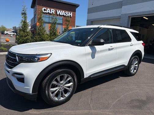 STAR WHITE MET TRI-COAT 2022 Ford Explorer XLT