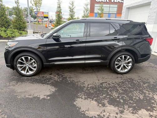 AGATE BLACK METALLIC 2025 Ford Explorer PLATINUM