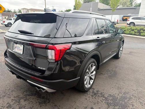 AGATE BLACK METALLIC 2025 Ford Explorer PLATINUM