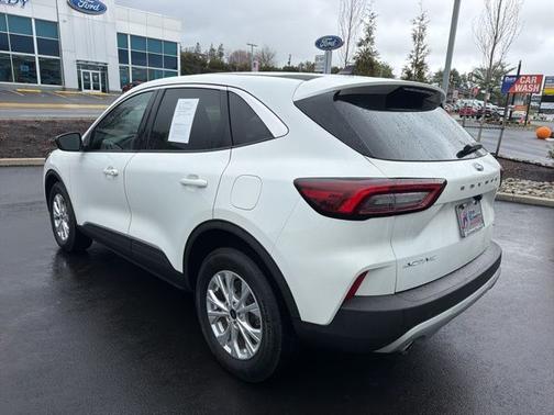 STAR WHITE METALLIC TRI-COA 2023 Ford Escape ACTIVE