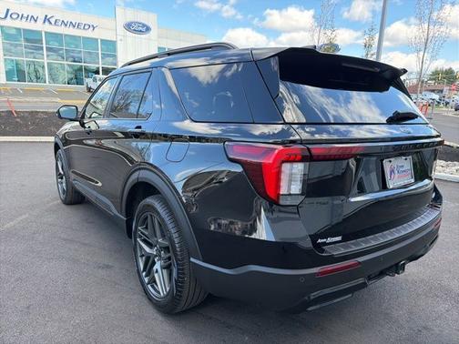 AGATE BLACK METALLIC 2025 Ford Explorer ST-LINE
