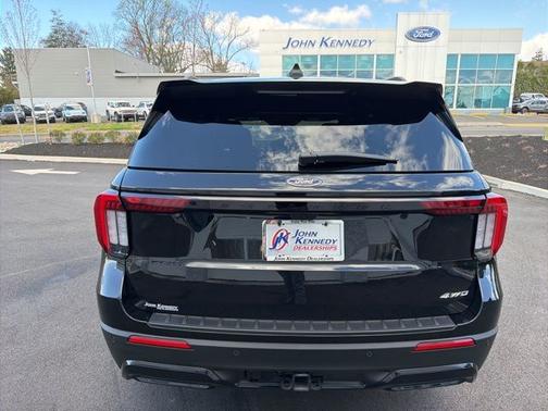 AGATE BLACK METALLIC 2025 Ford Explorer ST-LINE