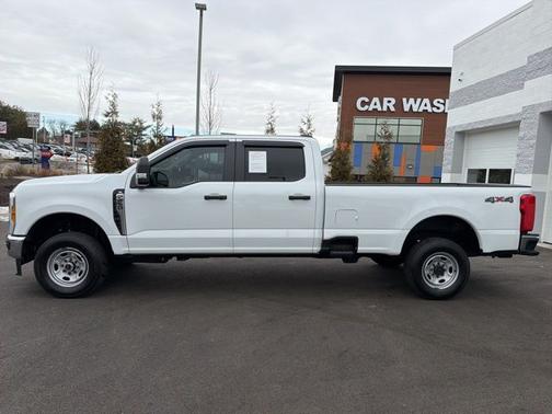 OXFORD WHITE 2024 Ford F-250 XL