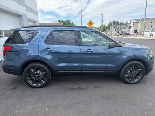 BLUE METALLIC 2019 Ford Explorer XLT