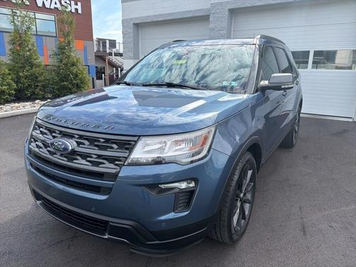BLUE METALLIC 2019 Ford Explorer XLT
