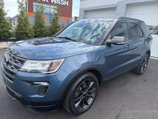 BLUE METALLIC 2019 Ford Explorer XLT