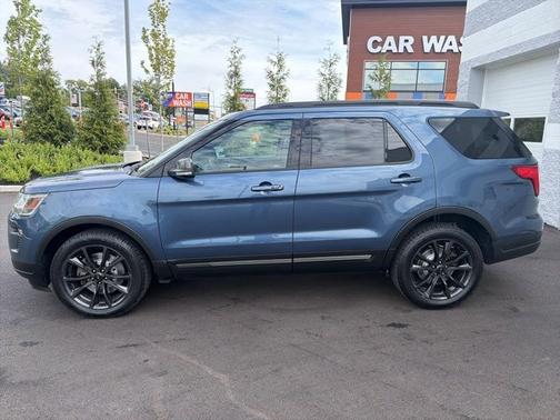 BLUE METALLIC 2019 Ford Explorer XLT