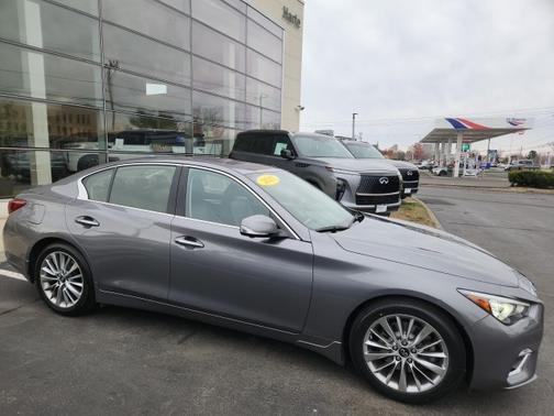 2022 INFINITI Q50 LUXE