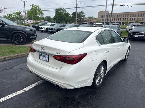 2022 INFINITI Q50 LUXE
