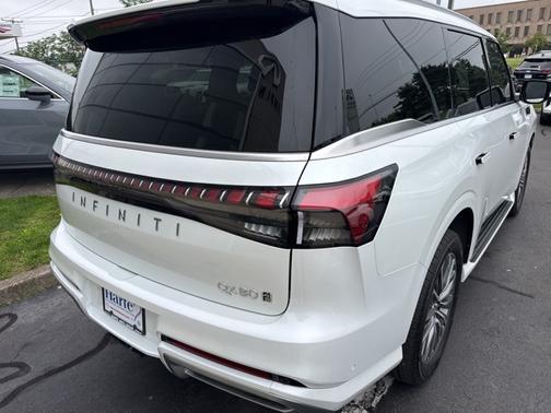 2025 INFINITI QX80 SENSORY