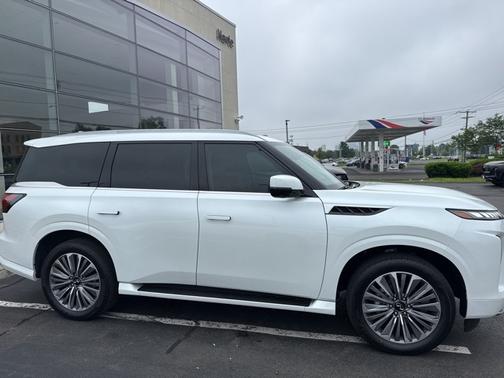 2025 INFINITI QX80 SENSORY