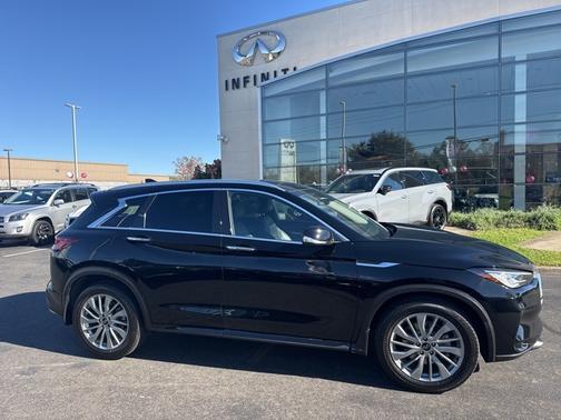 2023 INFINITI QX50 LUXE
