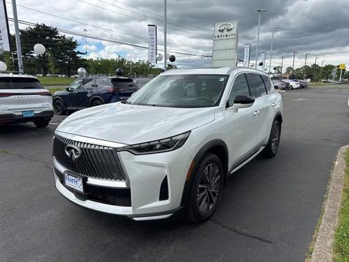 Radiant White 2026 INFINITI QX60 LUXE