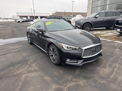 2022 INFINITI Q60 LUXE