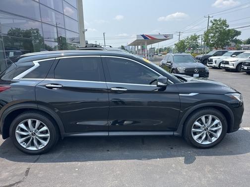 2022 INFINITI QX50 LUXE