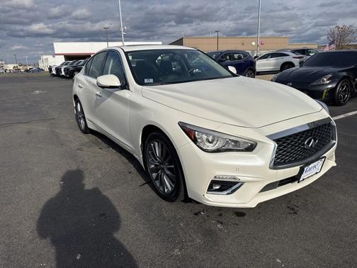 2022 INFINITI Q50 LUXE