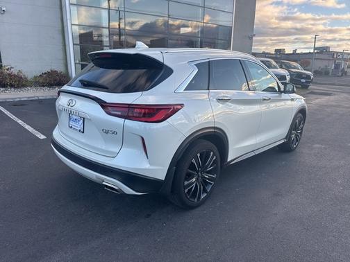 2022 INFINITI QX50 LUXE