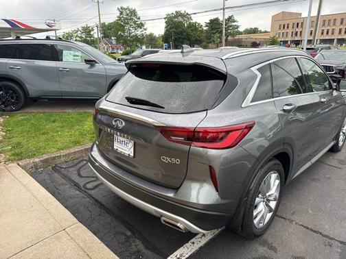 2022 INFINITI QX50 LUXE