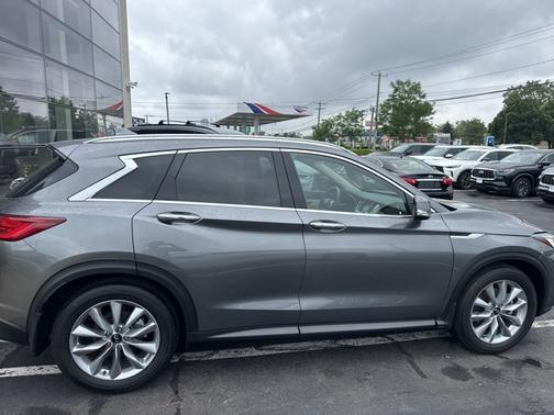 2022 INFINITI QX50 LUXE