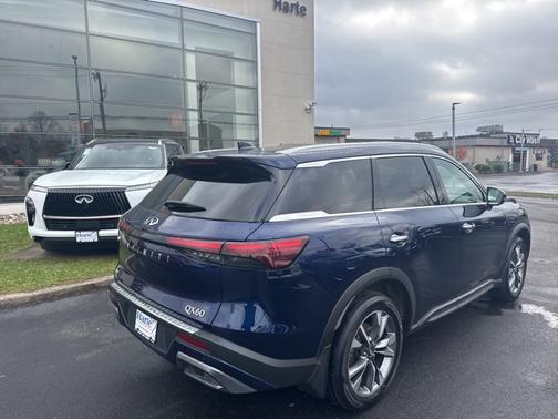 2022 INFINITI QX60 LUXE