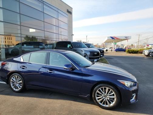 2022 INFINITI Q50 LUXE