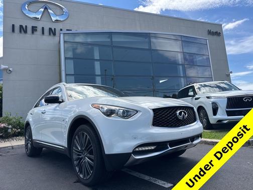 2017 INFINITI QX70 Base