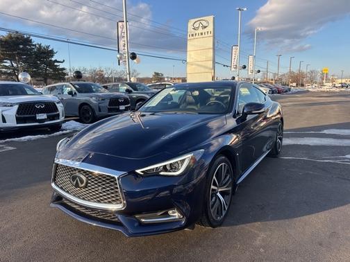 2022 INFINITI Q60 LUXE