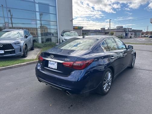 2022 INFINITI Q50 LUXE
