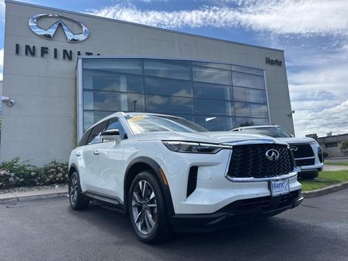 2024 INFINITI QX60 LUXE