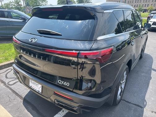 2024 INFINITI QX60 LUXE