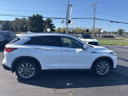 2022 INFINITI QX50 LUXE