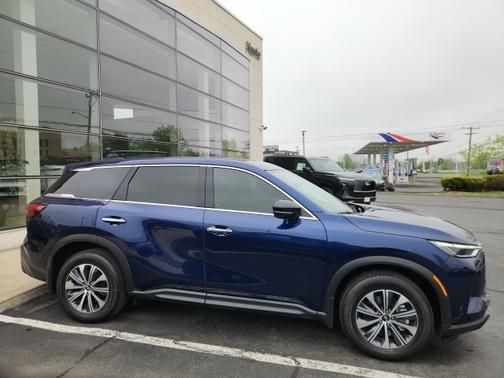 2023 INFINITI QX60 PURE