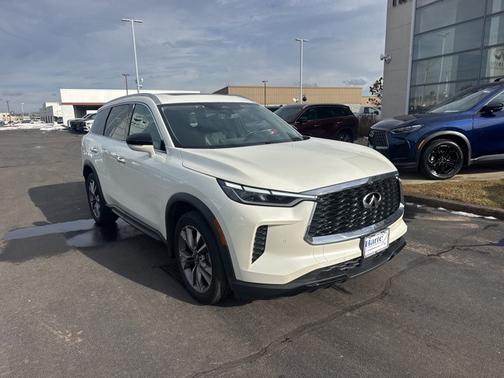 2024 INFINITI QX60 LUXE