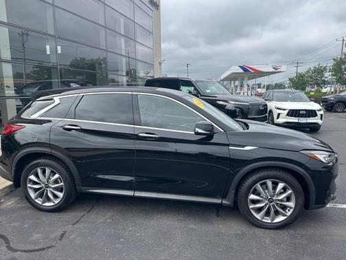 2022 INFINITI QX50 PURE