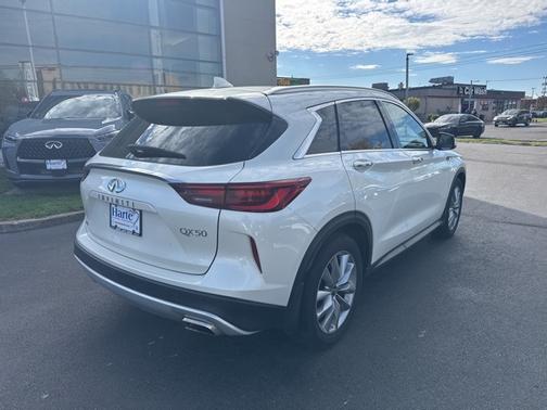2022 INFINITI QX50 LUXE