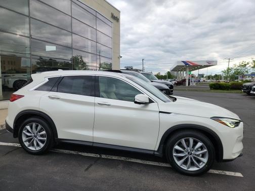 2022 INFINITI QX50 ESSENTIAL