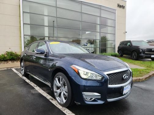 2018 INFINITI Q70L 5.6X LUXE